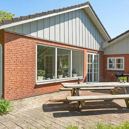 Holiday home Pet Friendly In J