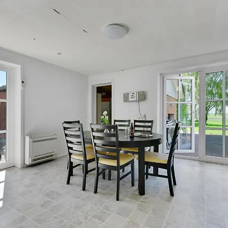 度假居 Pet Friendly In J *